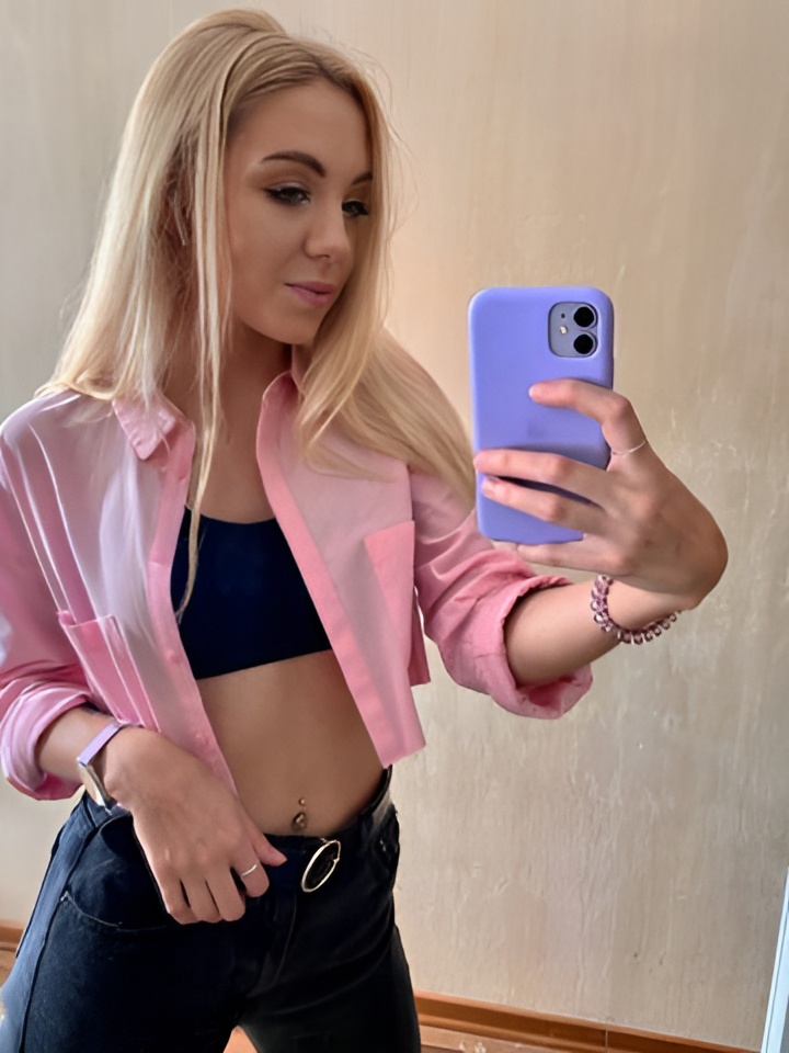 Алиса привлекальеная девушка из Смоленска цена от 2500 руб