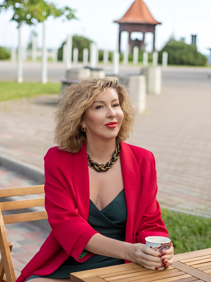 Олеся привлекальеная девушка из Смоленска цена от 2500 руб