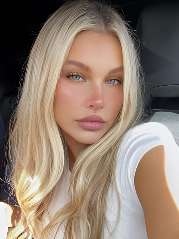 Стефания привлекательная девушка из Смоленска цена от 1500 руб