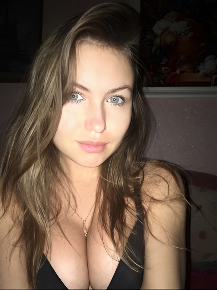 Стефания привлекальеная девушка из Смоленска цена от 2500 руб