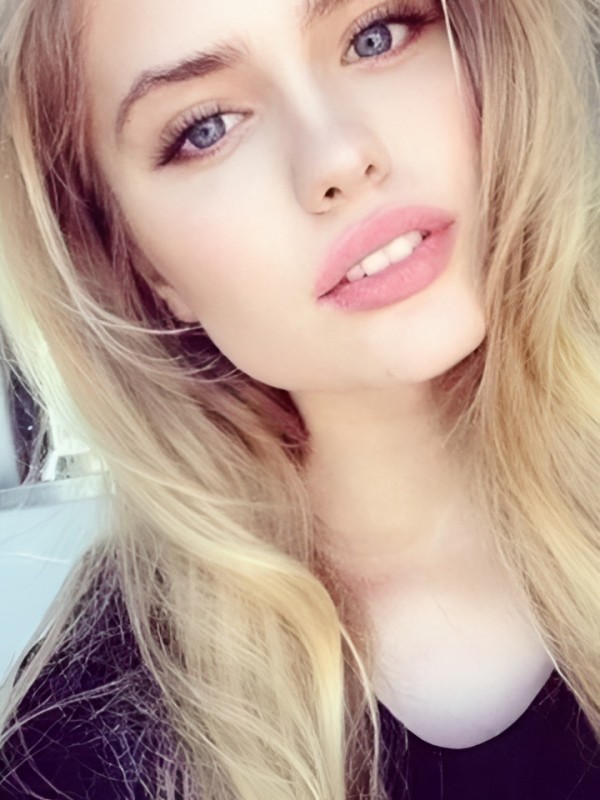 Кристина привлекательная девушка из Смоленска цена от 10000 руб