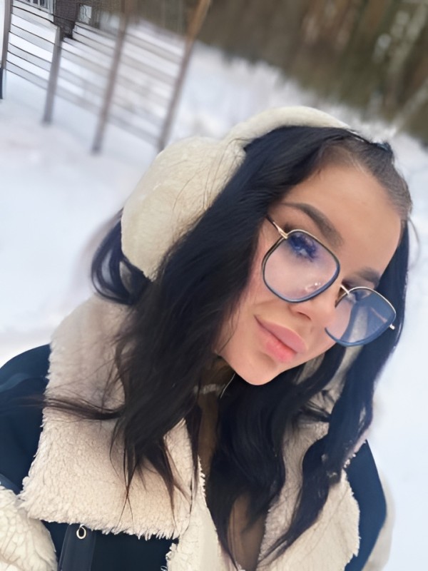 Рената привлекательная девушка из Смоленска цена от 2000 руб