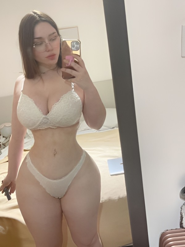 Стефания привлекательная девушка из Смоленска цена от 1500 руб